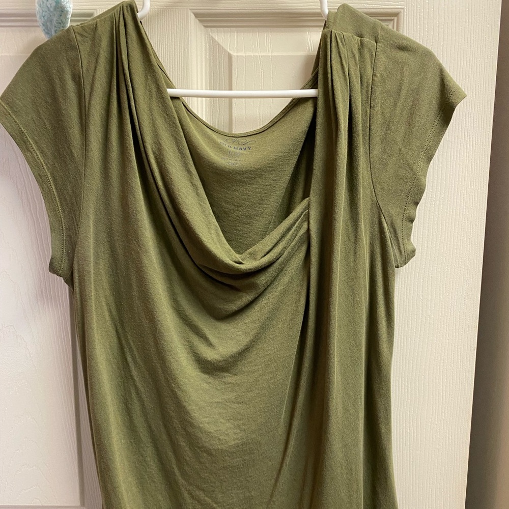 3/$20 tops Old navy olive green top